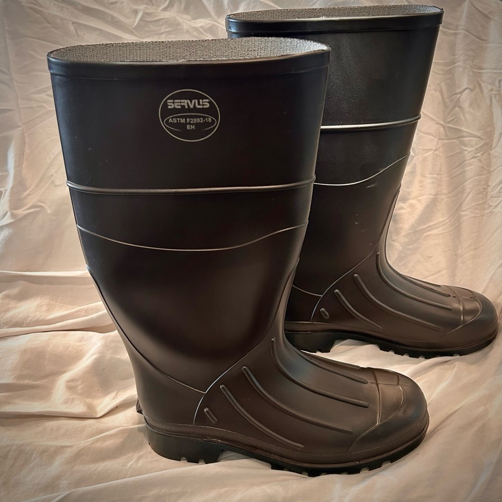 Men’s Size 9 Brown Rain & Snow Boots with Sturdy Soles EUC